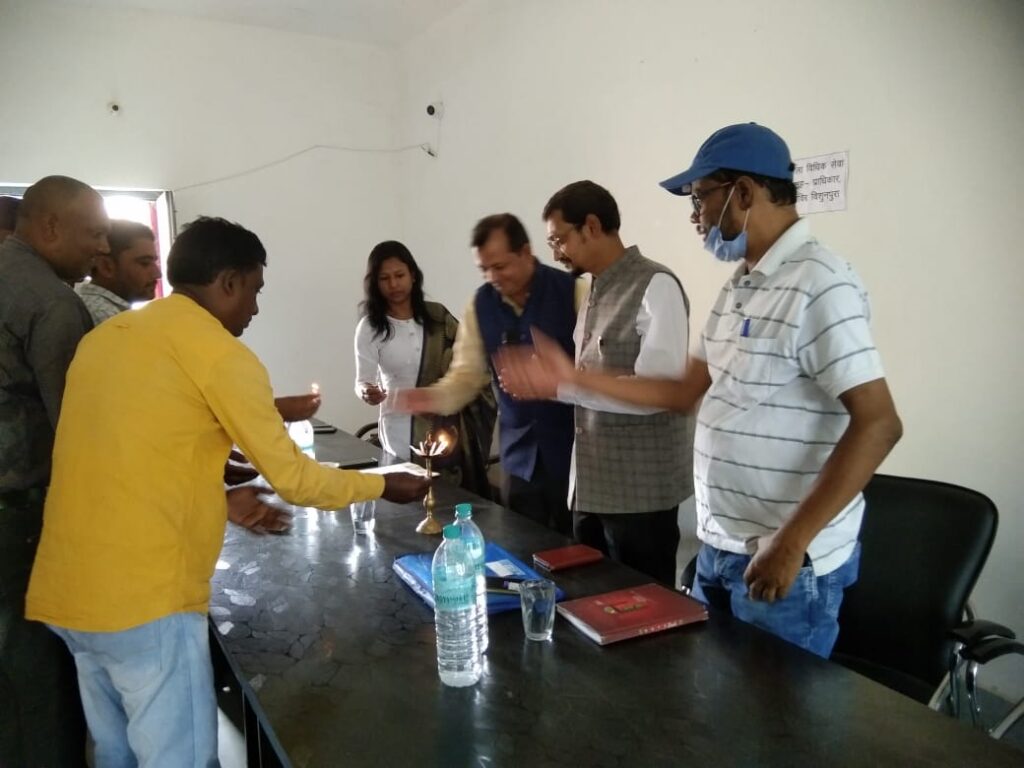 बिशुनपुरा प्रखंड मुख्यालय के सभागार  में जिला विधिक सेवा सह अधिकारिता शिविर का हुआ अयोजन, अधिकारी एवं जनप्रतिनिधि रहे उपस्थित।