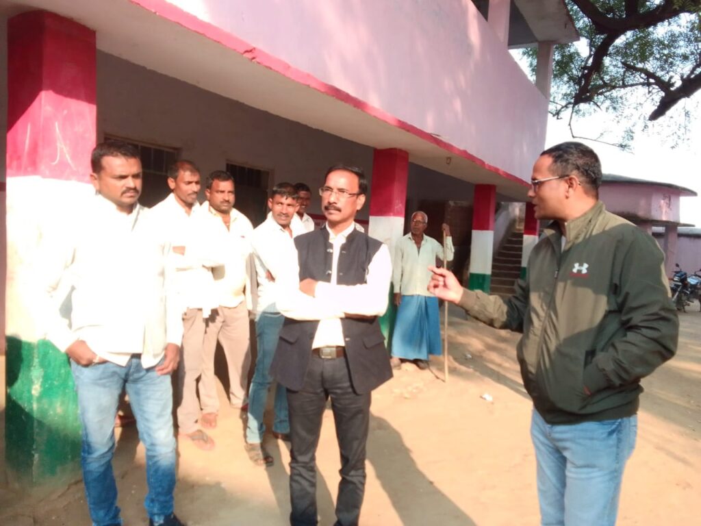 राजकीय उत्क्रमित मध्य विद्यालय चौरिया के बच्चों को समय पर नहीं मिल रहा है भोजन , कुछ बच्चे बिना भोजन किए लौट गये घर बीडियो ने जताई नाराजगी