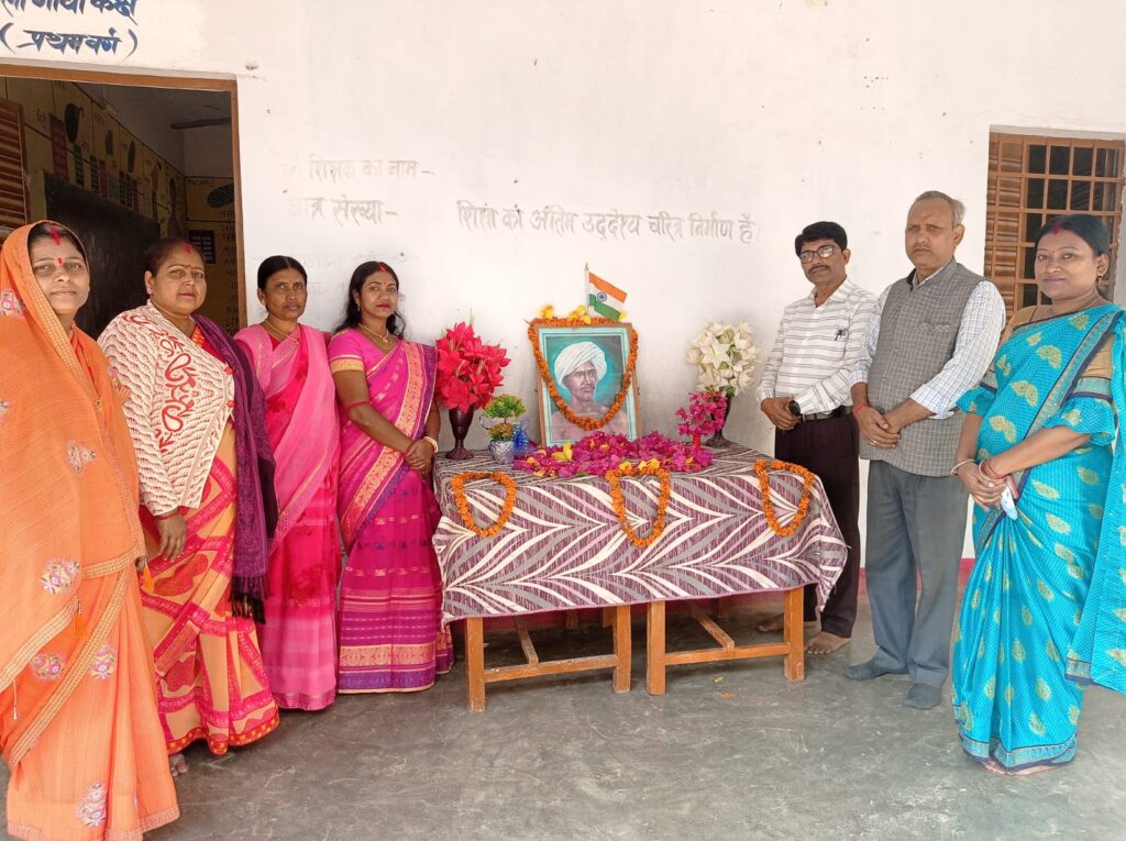 मध्य विद्यालय नगर उंटारी में झारखण्ड स्थापना एवं अमर भगवान विरसा मुंडा जयन्ती पर हुआ मनमोहक कार्यक्रम।