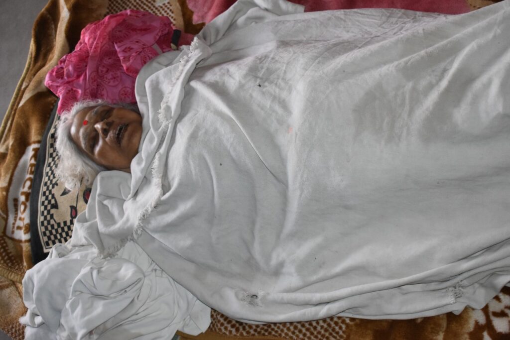 डीलर बलराम मेहता की 85 वर्षीय मां की देहांत से हुई मातृ शोक।