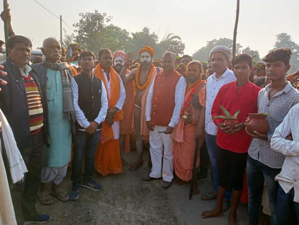 कलश यात्रा के साथ शुरू हुआ सात दिवसीय पंच कुंडीय श्री शिवशक्ति महायज्ञ
