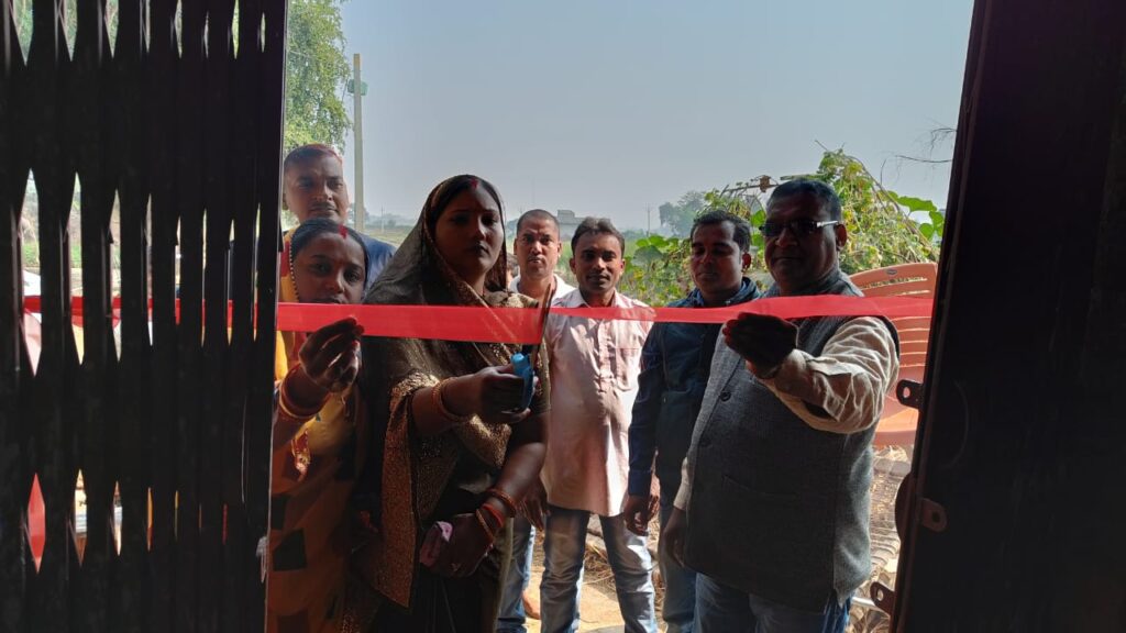 कांडी प्रखंड के लमारीकला पंचायत में प्रधानमंत्री आवास का कराया गया गृह प्रवेश