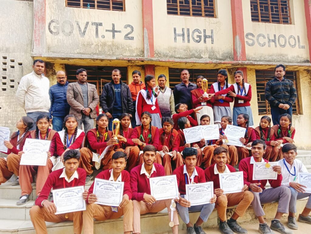जिला स्तरीय खेलो झारखंड में राजकीय +2 उच्च विद्यालय मेराल का सर्वासरेष्ठ रहा प्रदर्शन, सभी खिलाड़ी रांची के लिए हुए रवाना।