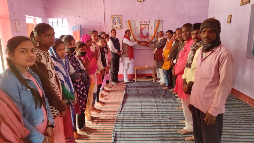 पीएम मोदी की मां का निधन पर बीजेपी नेताओं ने जताया शोक