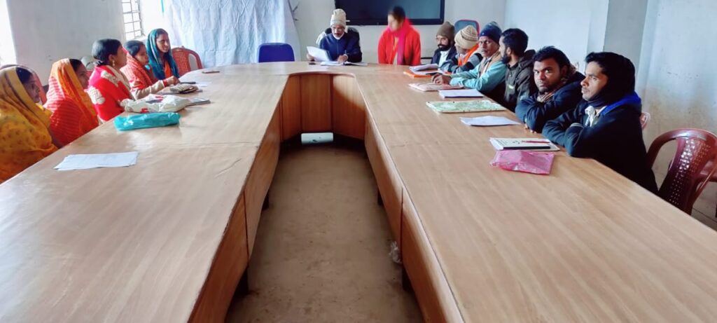 बीडीओ ने नवभारत साक्षरता कार्यक्रम के तहत साक्षरता कर्मियों के साथ किया बैठक
