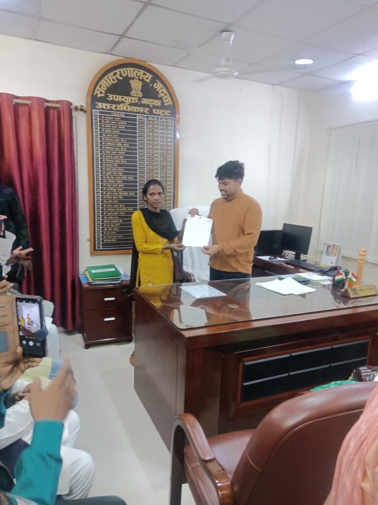 जिप सदस्य सुनीता कुमारी ने उपायुक्त से मिलकर क्षेत्र के विभिन्न समस्याओं से कराया अवगत।