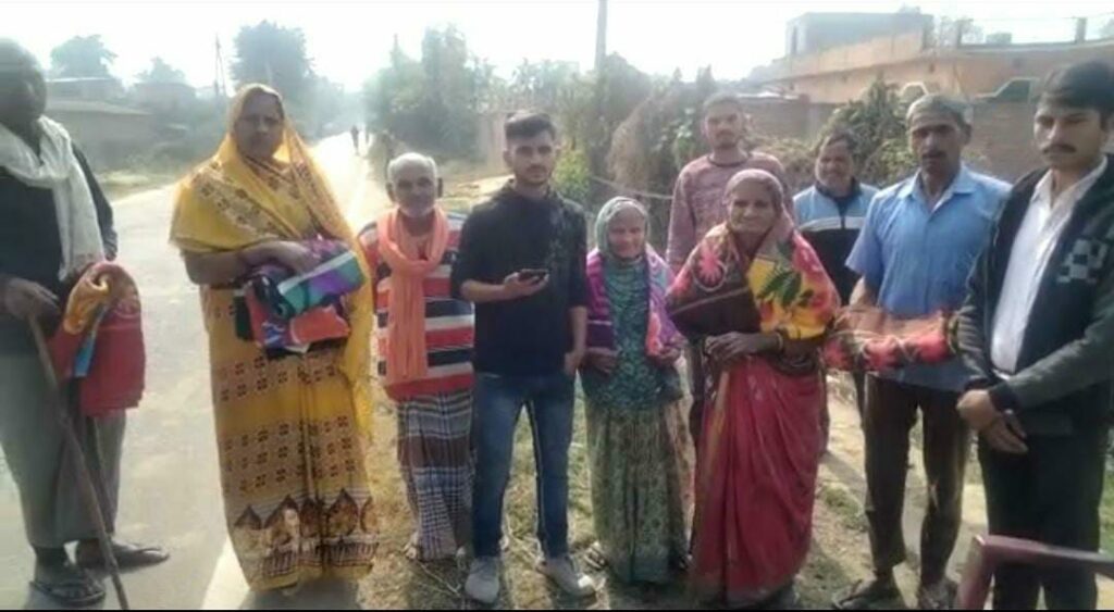 कांडी प्रखंड अंतर्गत राणाडीह पंचायत में 30 असहायों के बीच कंबल का वितरण शनिवार को किया गया।