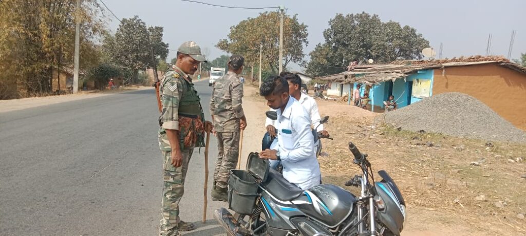 क्राइम कंट्रोल व सड़क सुरक्षा को लेकर वाहन चेकिंग अभियान चलाया गया।