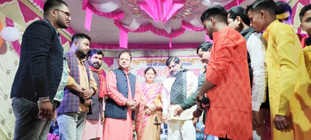 मां भवानी अखाड़ा, देवी धाम रॉकी मुहल्ला में किया गया भक्ति जागरण व डांडिया का कार्यक्रम आयोजन।
