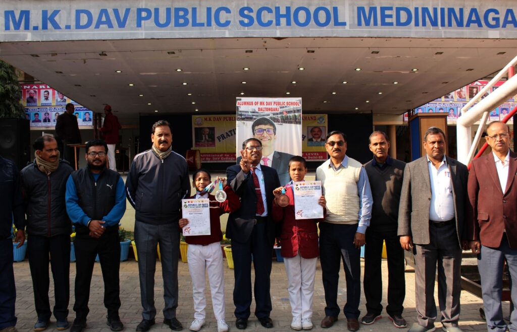 विष्णु एवं कार्तिकेय ने बढ़ाया एम. के. डी.ए.वी का मान।