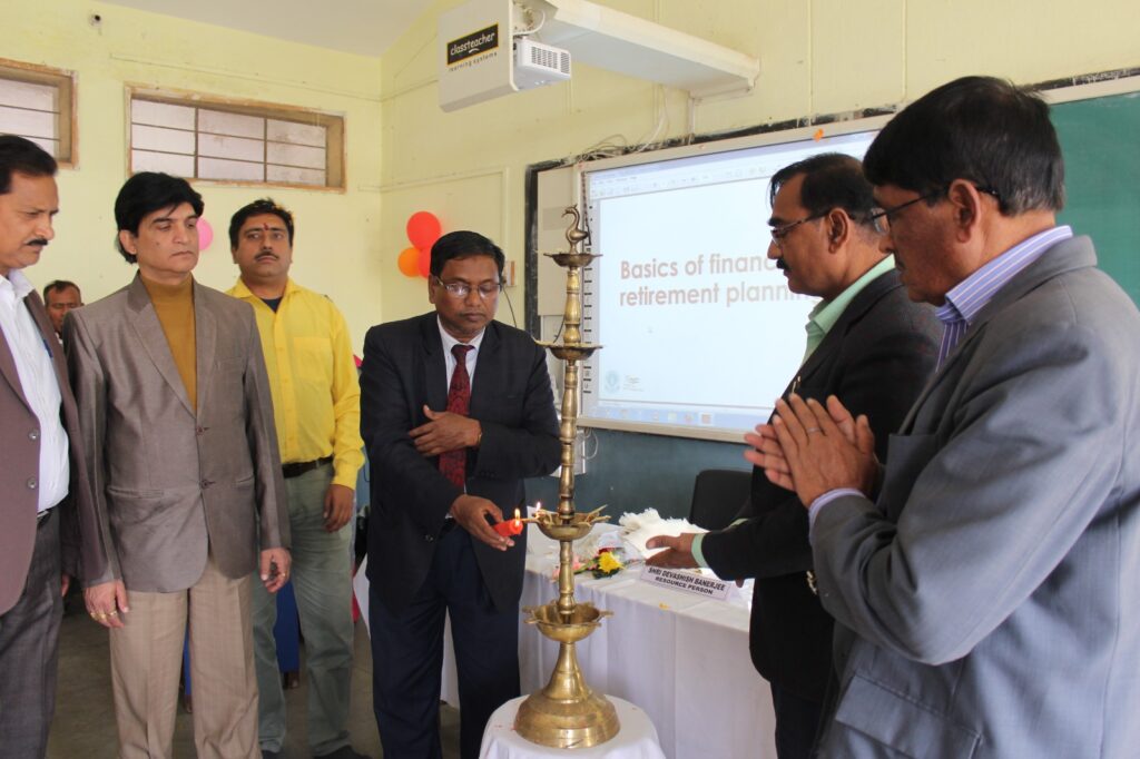 एम. के. डी.ए.वी में सी.बी.एस.ई. शिक्षक प्रशिक्षण कार्यक्रम हुआ संपन्न।