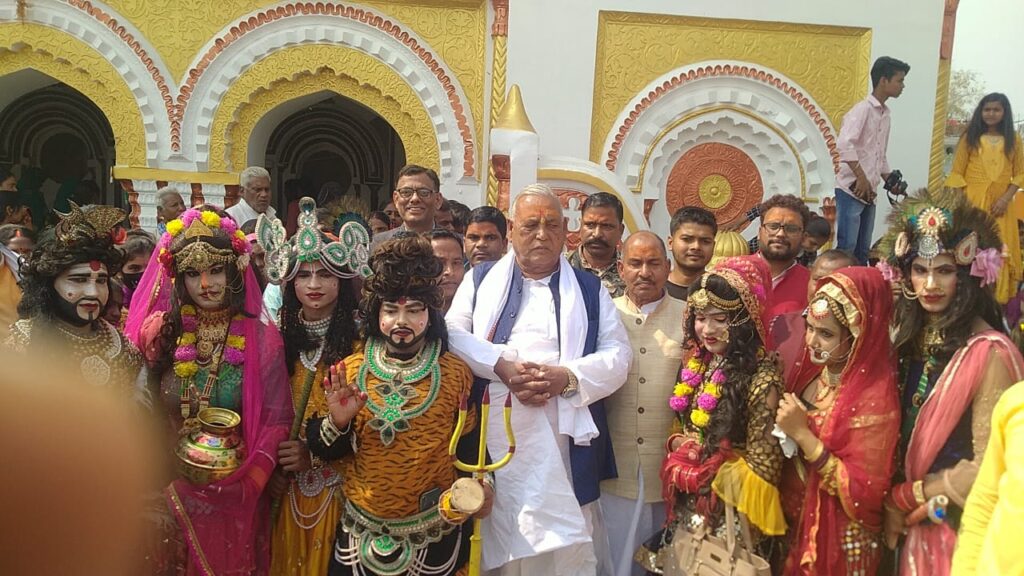 पंचमुखी मंदिर से भगवान भोले की निकली भव्य बारात,पहाड़ी मंदिर में भक्तों ने किया स्वागत , झांकी रहा आकर्षण का केंद्र,शिव की भक्ति में डूबा