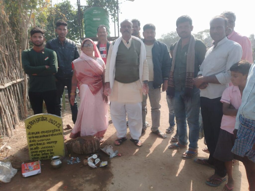 कैलान पंचायत में नाली निर्माण का मुखिया सुकनी देवी ने किया शिलान्यास