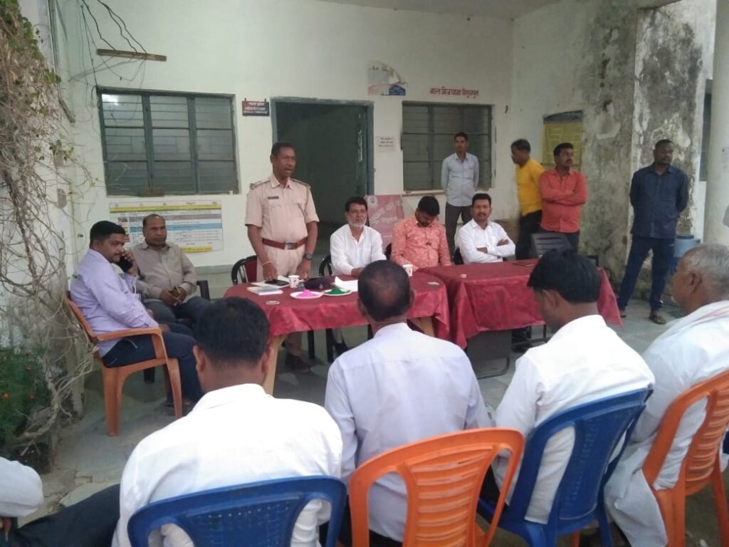 बिशुनपुरा में प्रशासन के द्वारा की गई शांति समिति की बैठक, डीजे साउंड एवं शराब पर रहेगी प्रतिबंध।