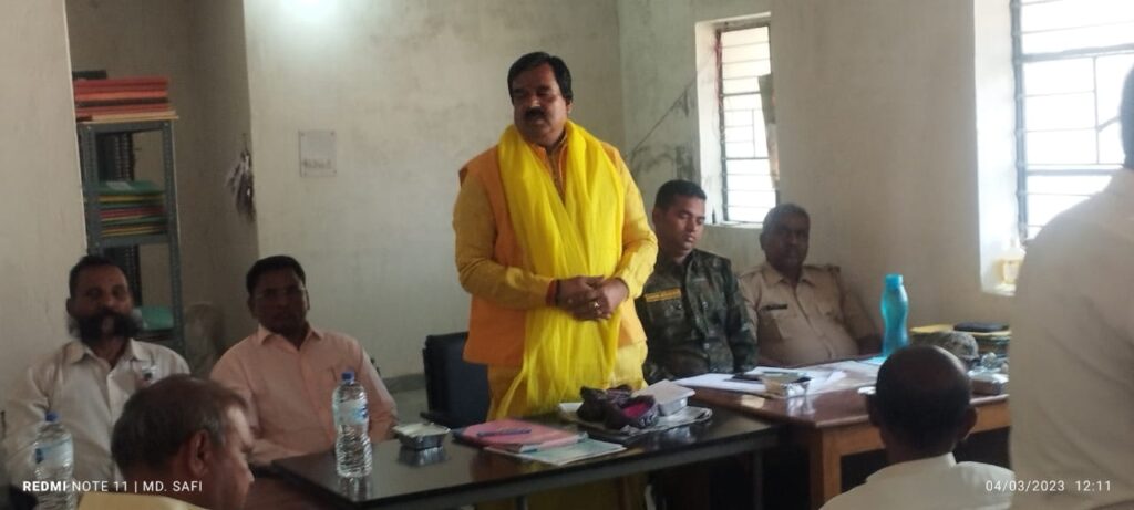 होली पर्व को लेकर उंटारी रोड थाने परिसर में हुई शांति समिति की बैठक