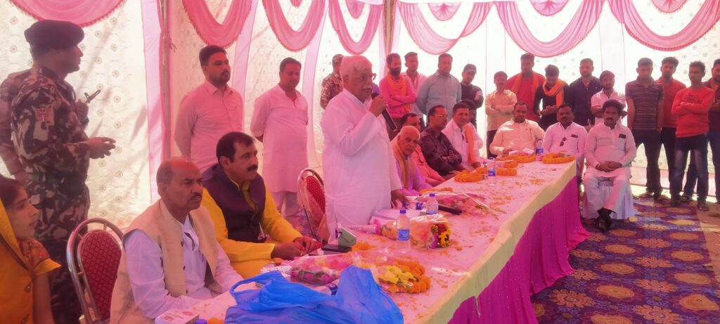 प्रधानमंत्री सड़क योजना के अंतर्गत लोकप्रिय सांसद विष्णु दयाल राम के कर कमलों द्वारा नावा बाजार प्रखंड के अंतर्गत राजहरा नीम चौतरा से चेचन्हा तक पथ मारमती कार्य का शिलान्यास भाजपा प्रदेश कार्यसमिति के सदस्य डॉक्टर ईश्वर सागर चंद्रवंशी गरिमामई उपस्थिति में संपन्न हुआ
