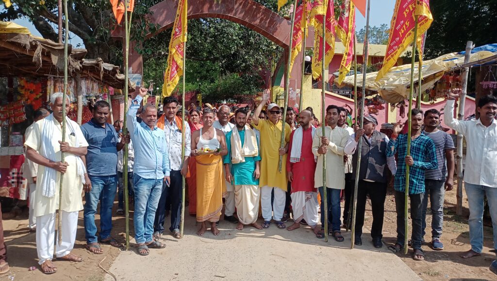केतार मां चतुर्भुजी मंदिर में निकाला गया भव्य कलश यात्रा।