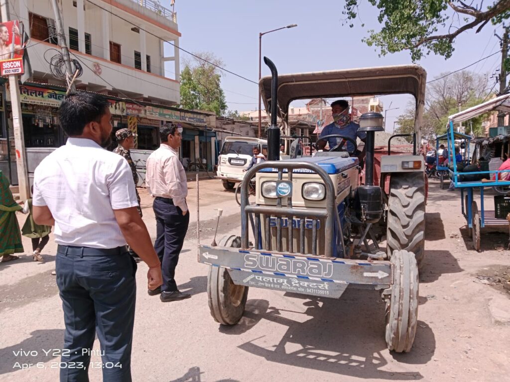 अवैध खनन,भंडारण एवं परिवहन के खिलाफ विसपुते श्रीकांत यशवंत अंचलाधिकारी सह (प्रशिक्षु आइएएस) एवं डीएमओ आनंद कुमार ने पाटन में की छापेमारी