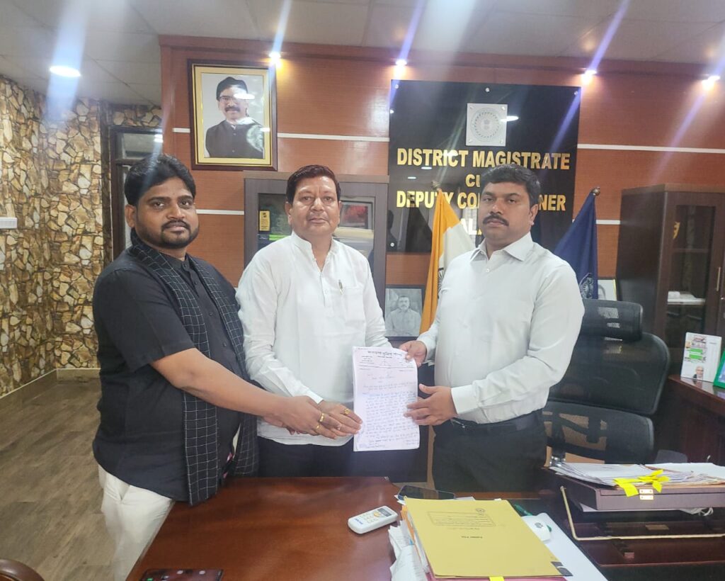 मरीजों को समस्याओं का सामना नहीं करना पड़े रिम्स रेफर से मुक्ति मिले ये मेरा प्रयास रहेगा राजेन्द्र सिन्हा