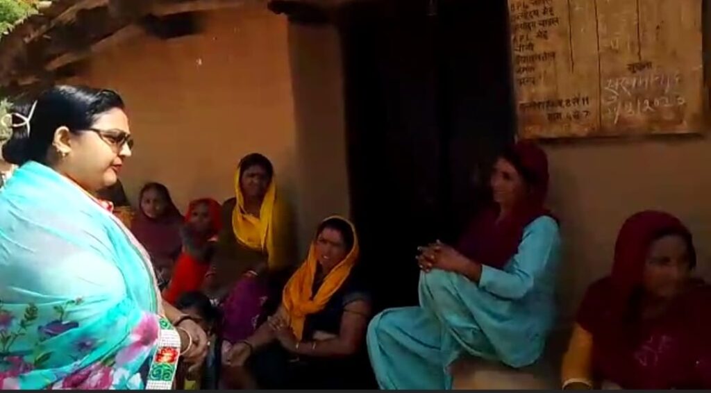 जनवितरण प्रणाली दुकानदारों के द्वारा राशन वितरण में अनियमितता को लेकर प्रमुख ने किया जांच!