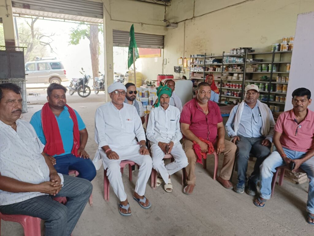 झामुमों के जिला उपाध्यक्ष मुक्तेश्वर पांडेय ने कहा वर्तमान विधायक सिर्फ श्रेय लेने की कर रहे राजनीति