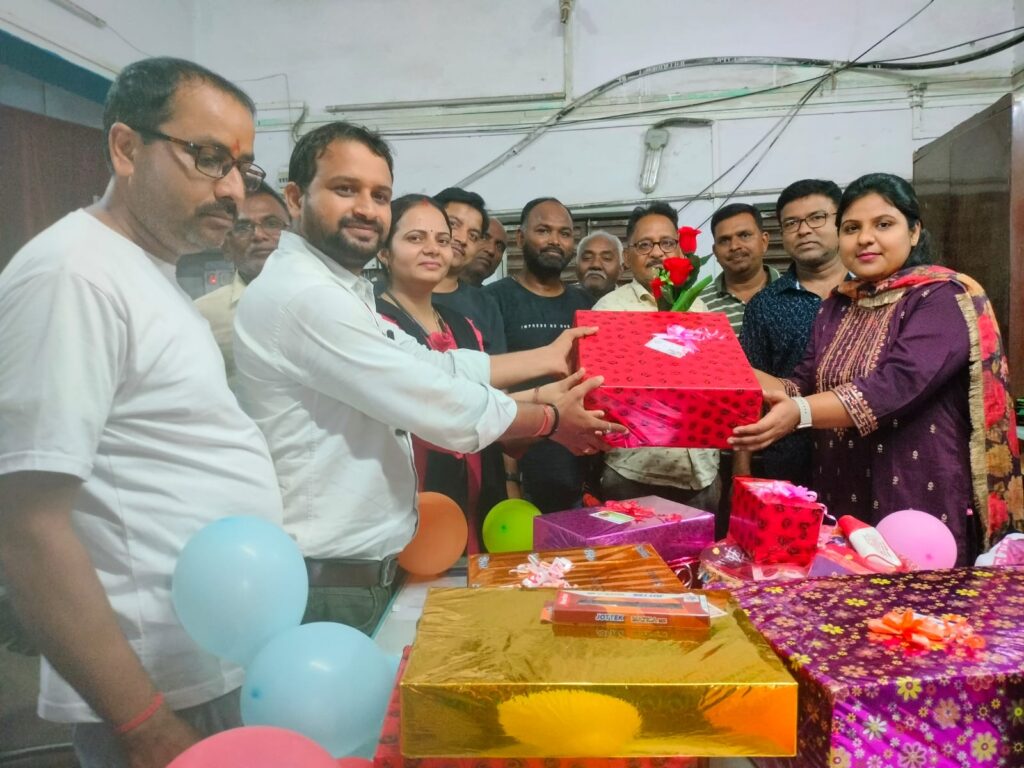 रमना शाखा मे पदस्थापित उप शाखा प्रबंधक निशा कुमारी के तबादला के बाद सामाजिक कार्यकर्ता और गणमान्य लोगों ने मनाया विदाई समारोह!