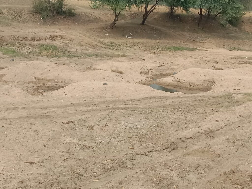 अवैध बालू भंडारण के खिलाफ सीईओ की बड़ी करवाई, 9 नामजद सहित अन्य पर प्राथमिकी दर्ज।