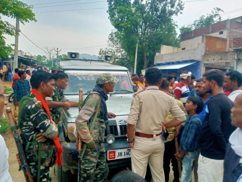 पूर्व विधायक व ग्रामीणों के बीच जमीन विवाद को लेकर हुई झड़प।