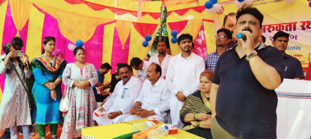 सामूहिक विवाह  सफल करने को ले मंत्री ने किया हरी झंडी दिखाकर रथ रवाना!
