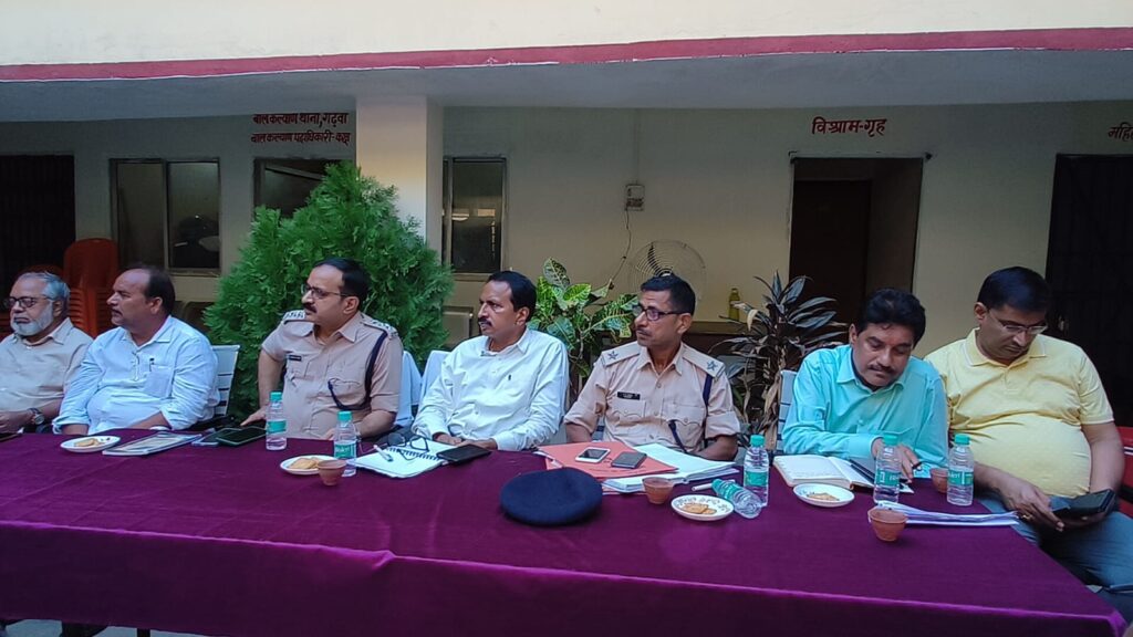 मुहर्रम पर्व को लेकर थाना परिसर में शांति समिति की बैठक हुई संपन्न।