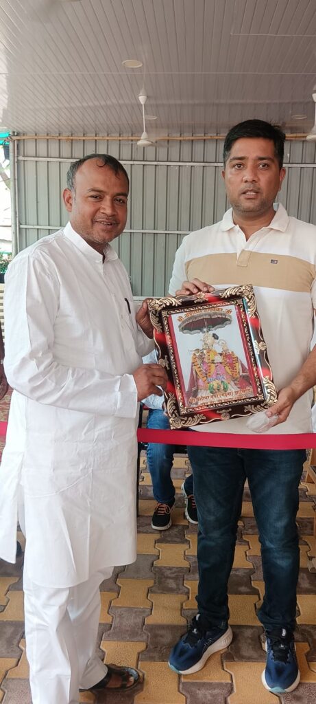 जदयू के गढ़वा जिला अध्यक्ष रवि प्रकाश उर्फ बबलू ने चैतन्य बघेल से की औपचारिक मुलाकात