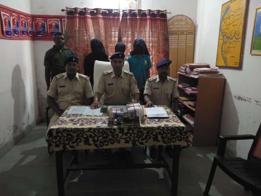 देसी कट्टा व गोली के साथ दो अपराधी गिरफ्तार