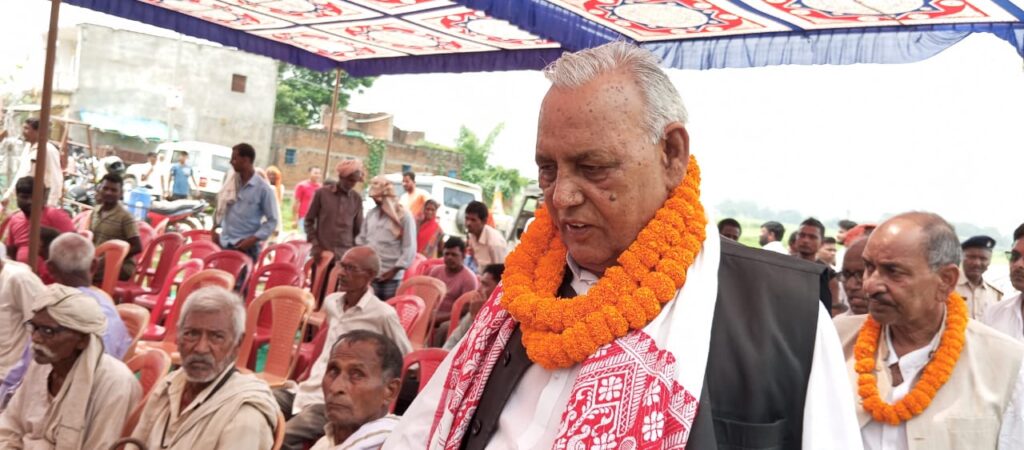 पांडू प्रखंड के मुख्य पथ रातनाग देवी धाम होते हुए हाई स्कूल बस्ती तक पथ निर्माण का 1 करोड़ 41 लाख के लागत से रोड का शिल्यानस पूर्व स्वास्थ्य मंत्री एवं वर्तमान विधायक रामचंद्र चंद्रवंशी के कर कमलों द्वारा किया गया