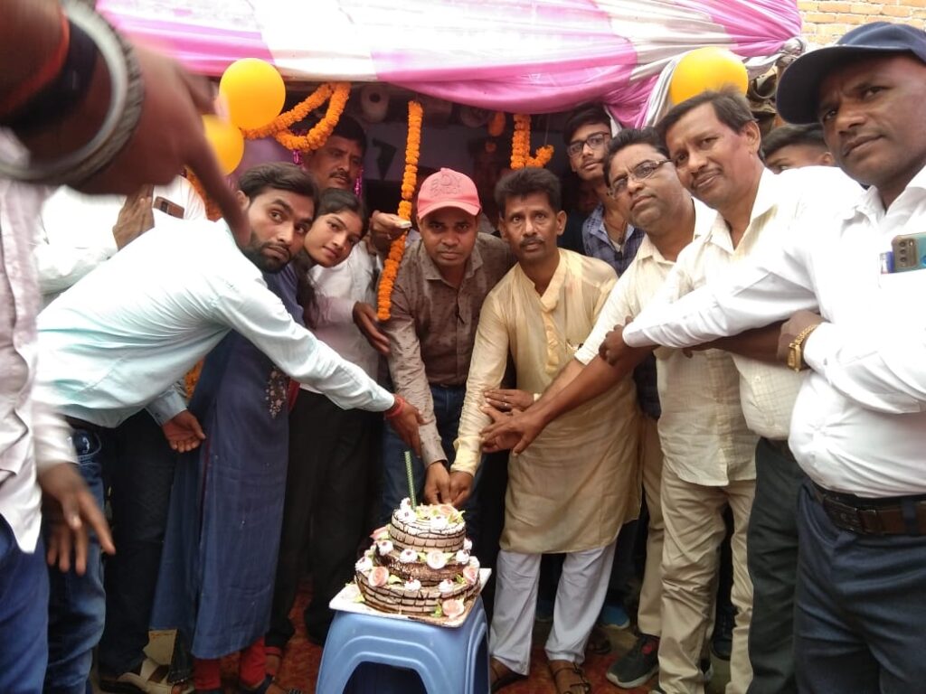 स्कूल व कोचिंग संस्थानो में हर्षोल्लास के साथ मनाया गया शिक्षक दिवस!