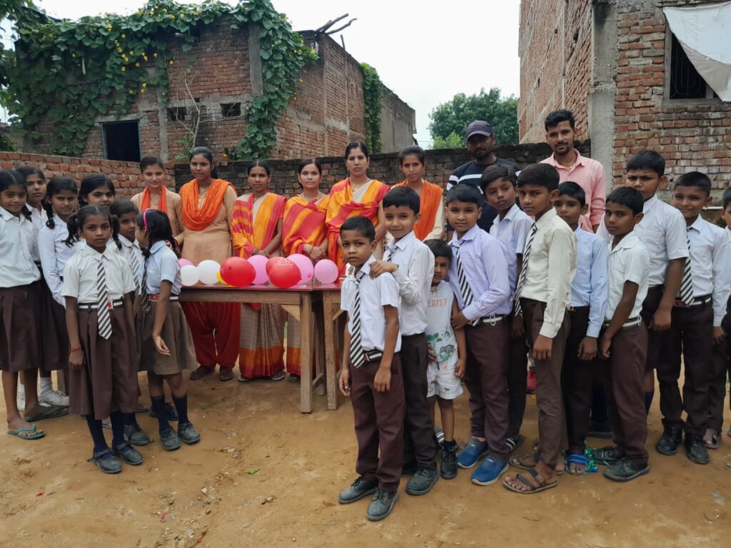 आर के पब्लिक स्कूल में धूमधाम से मनाया गया शिक्षक दिवस!