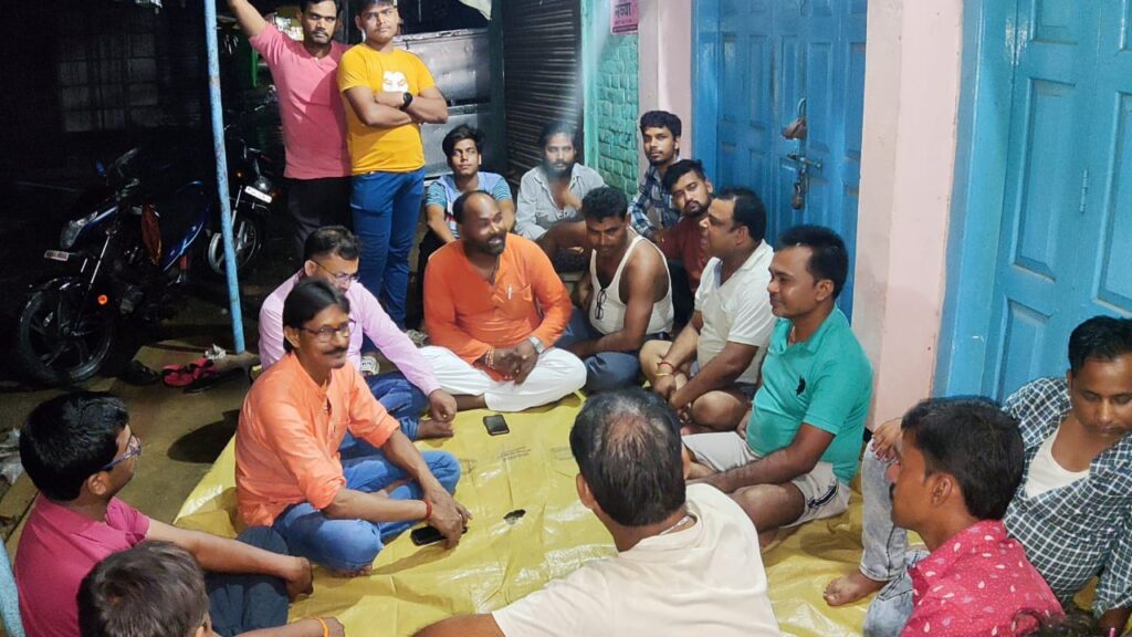 नवयुवक संघ के सदस्यों ने 72वां दुर्गा पूजा महोत्सव का किया बैठक!