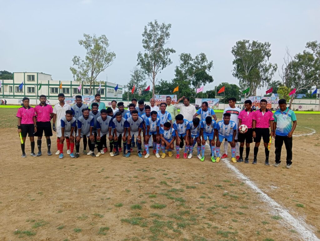 गढ़वा जिला फुटबाल संघ के द्वारा चल रहे अंतर जिला प्रतियोगिता में दूसरे दिन रहा रोमांच मुकाबला!