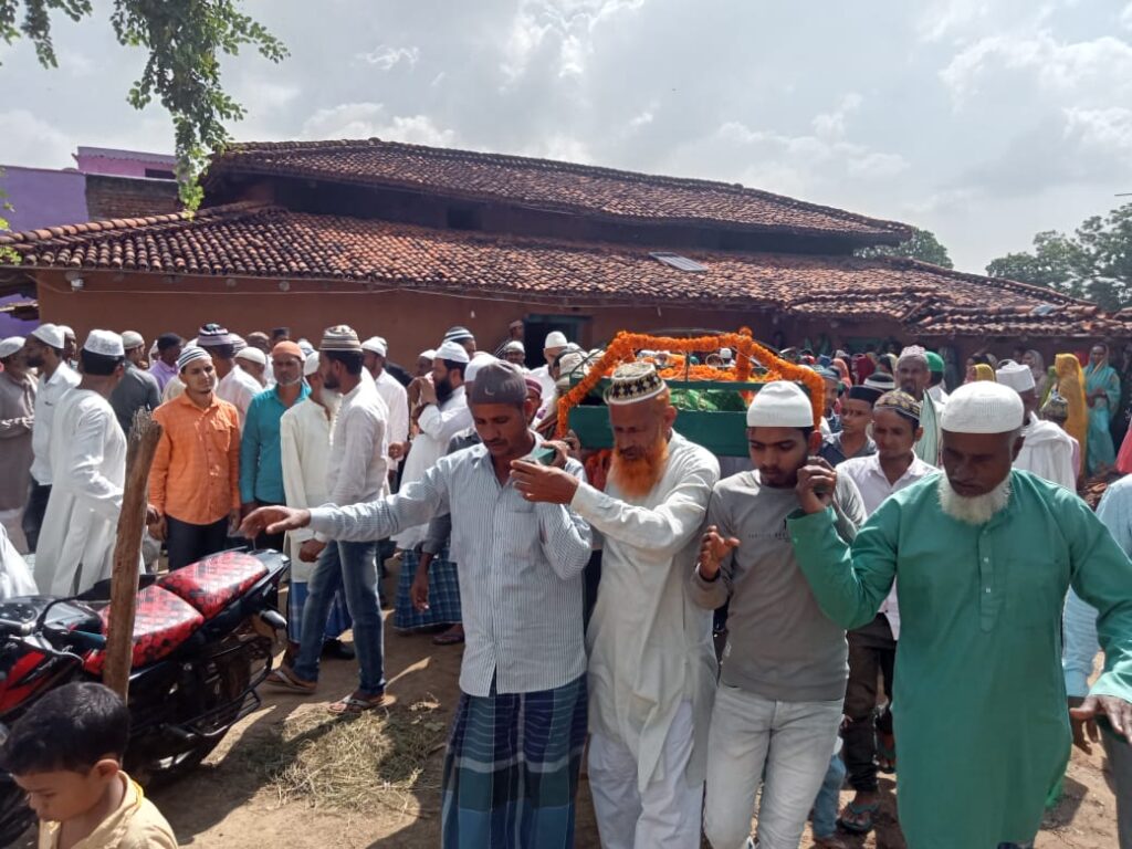 लम्बी बीमारी से जुझ रही सबिहा बीबी दुनिया को कह गई अलविदा, छाया मातम का माहौल।
