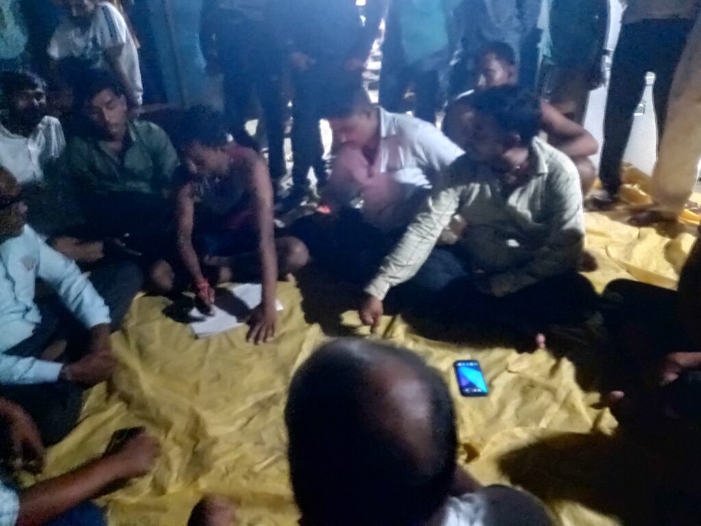 दुर्गा पूजा महोत्सव एवं बजरंगबली मंदिर स्थापना को लेकर कमेटी की हुई बैठक!