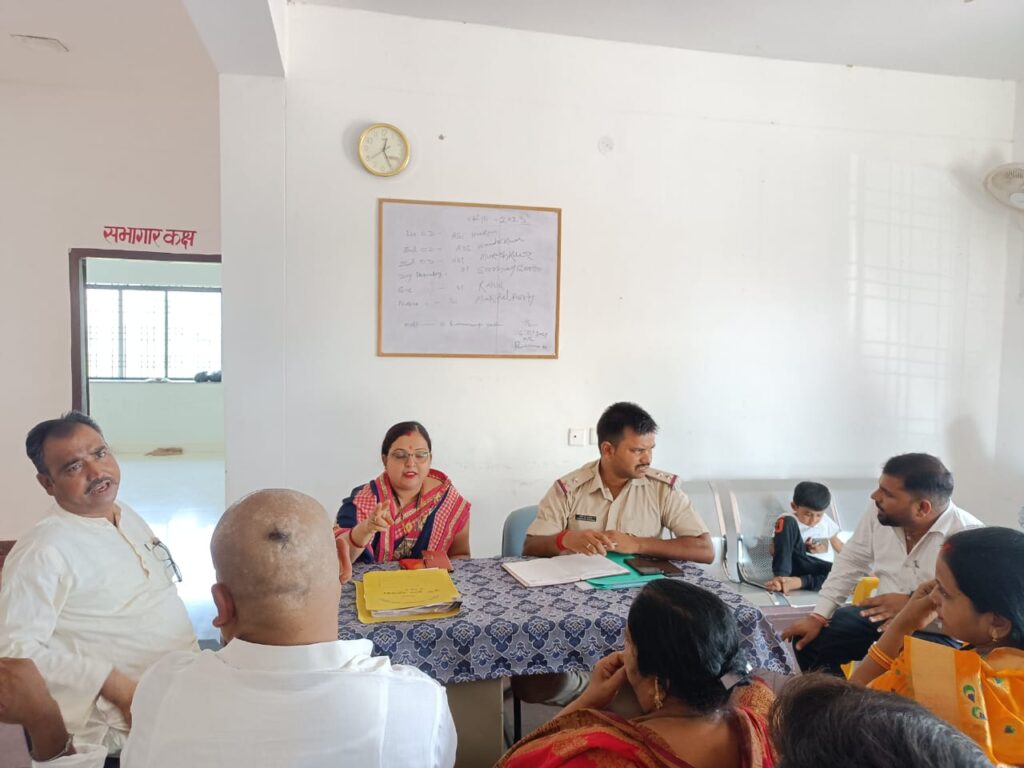 थाना प्रभारी ने पंचायत प्रतिनिधियों के साथ कानून-यवस्था से सम्बंधित मुद्दों पर की चर्चा!