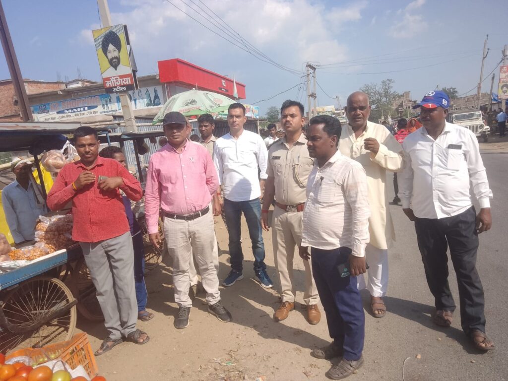 जाम से निजात दिलाने को लेकर अस्थाई दुकानदरों को अतिक्रमण हटाने की अपील!