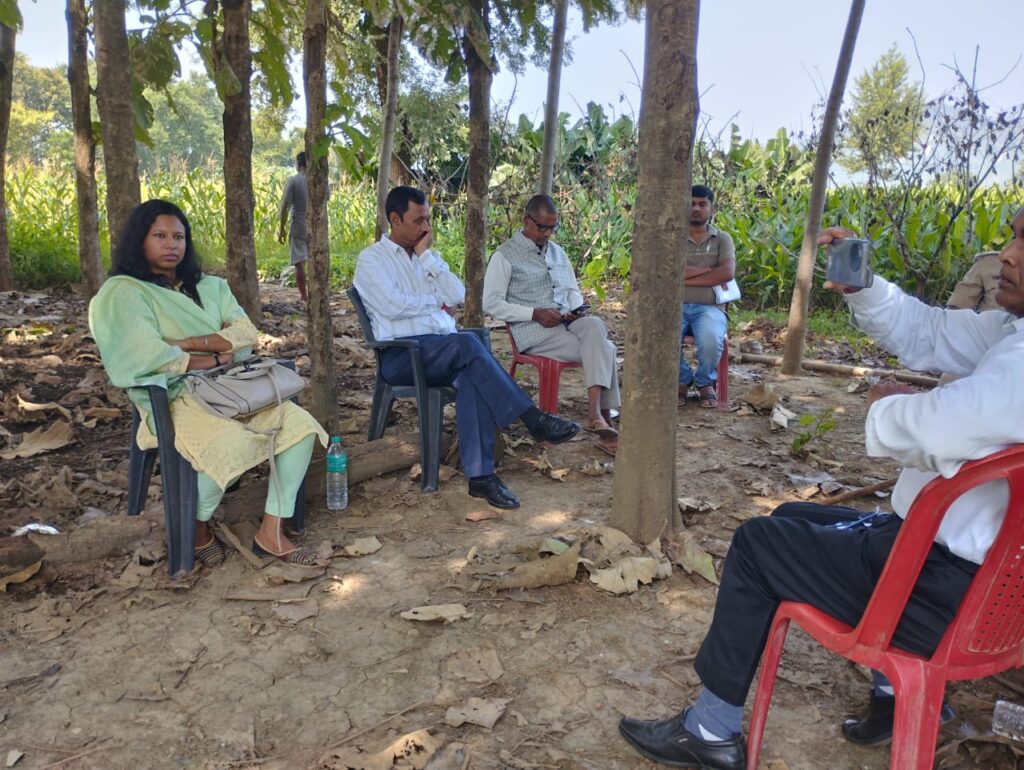 कोर्ट के आदेश पर ढो़ल- नगाड़े के साथ कराया गया दखल- दहानी, वर्षों बाद मिला मालिकाना हक।