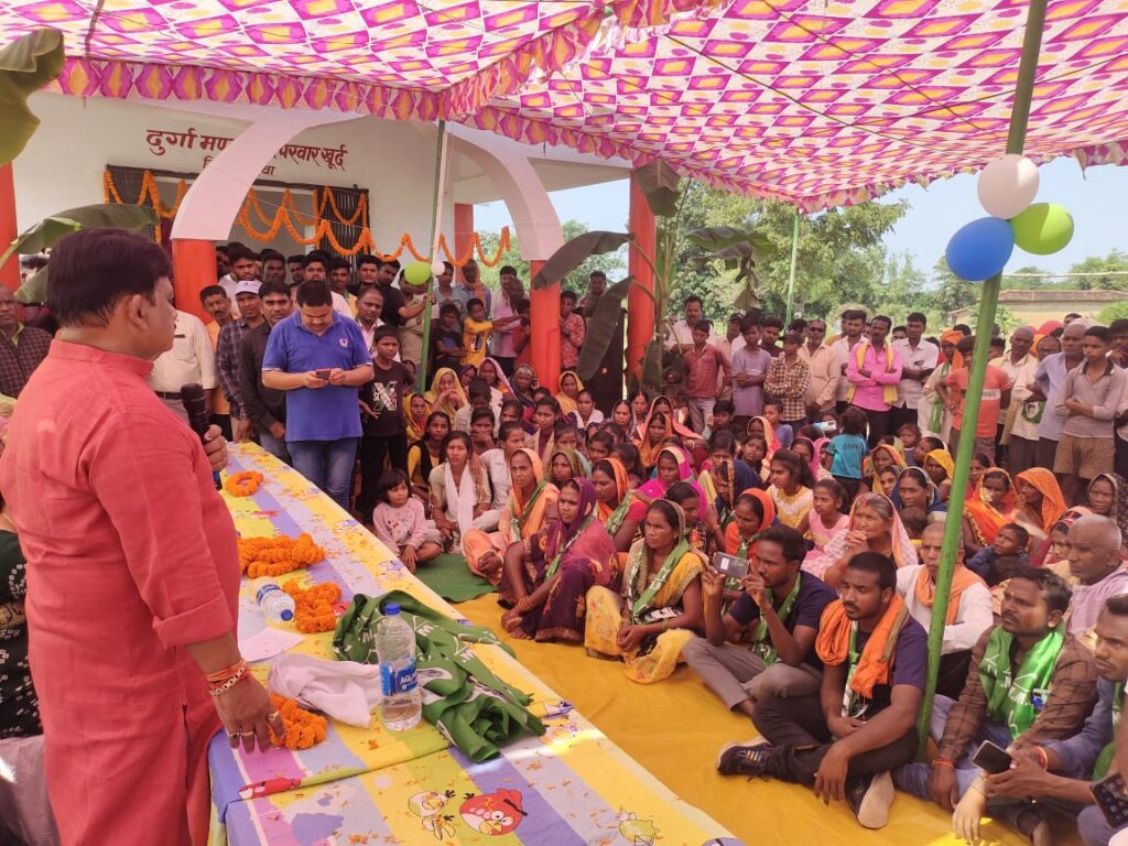 मंत्री मिथलेश के कार्यां से प्रभावित हो 50 से अधिक लोग झामुमो में शामिल!