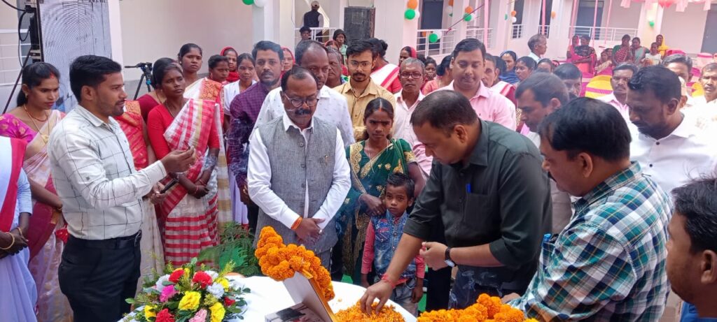 बिरसा मुंडा के जयंती पर प्रधानमंत्री ने एकलव्य आदर्श आवासीय विद्यालय का किया ऑनलाइन उद्घाटन!
