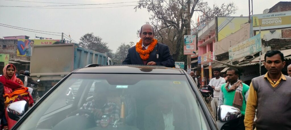 सरकारी संस्थानों के कई कर्मीयों के सेवानिवृत के बाद संबंधित संस्थानों में विदाई सह संम्मान सामारोह का हुआ आयोजन।