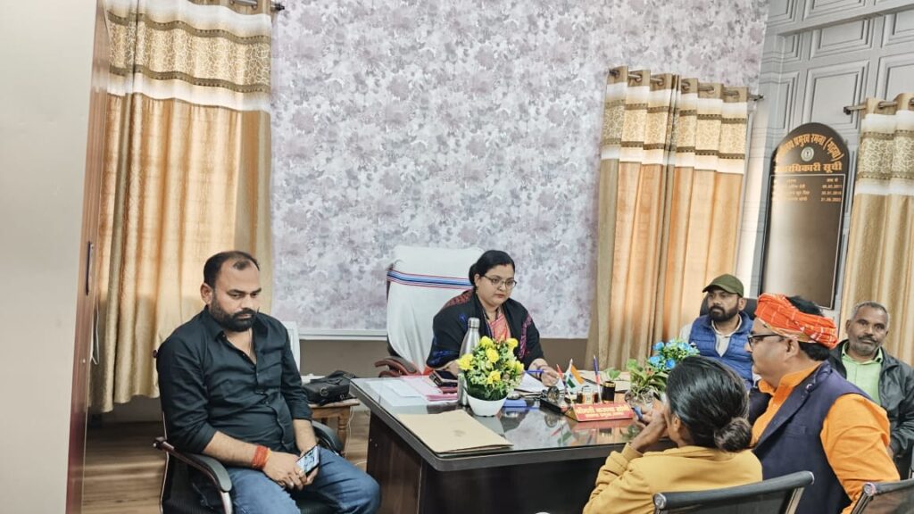 रमना प्रखंड कार्यालय के जनप्रतिनिधि और कर्मी आमने सामने!