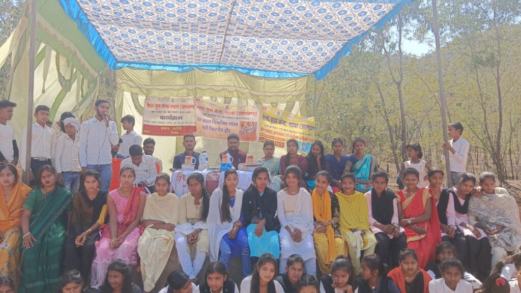 वर्तमान समय में महिला पुरूषों के अपेक्षा आगे बढ़ रही हैं: पप्पू विश्वकर्मा