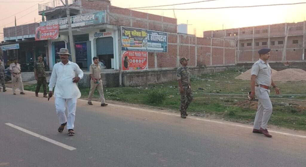 कांडी थाना प्रभारी गुलशन कुमार गौतम ने किया फ्लैग मार्च