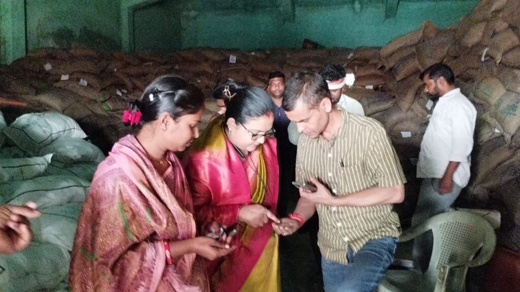 बिशुनपुरा व रमना प्रमुख ने की एफसीआई गोदाम की जांच,कहा मिलावटी चावल खाने से सेहत पर पड़ेगा बुरा प्रभाव, डीएसओ से की लैब टेस्टिंग की मांग!