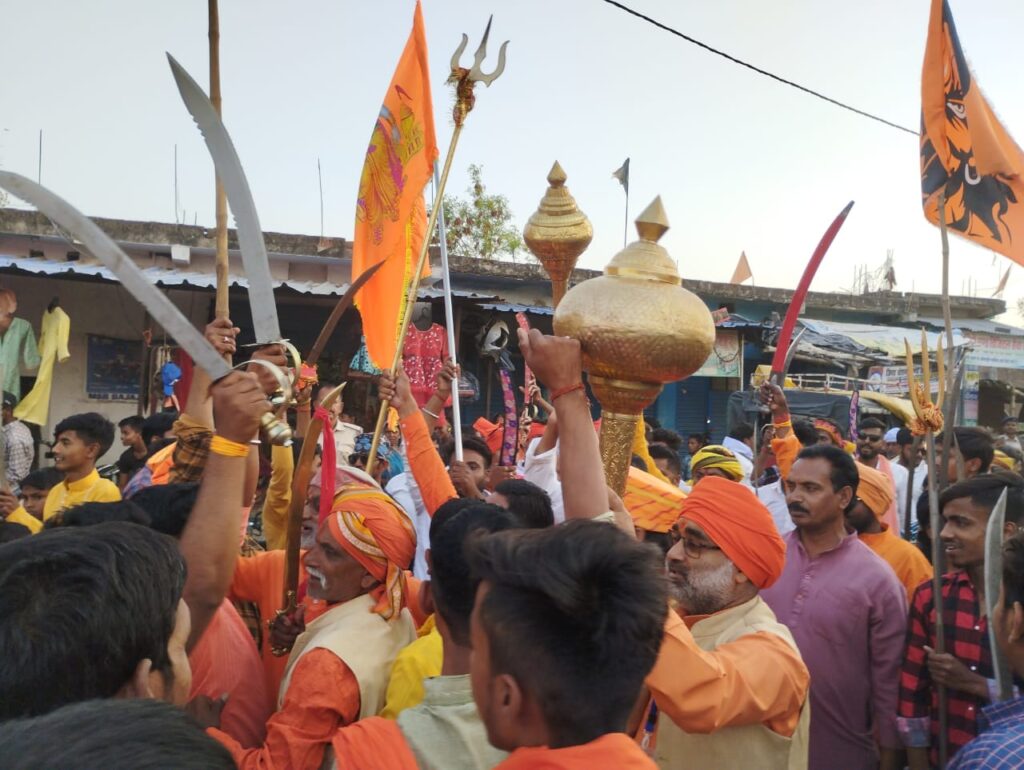 विशुनपुरा मुख्यालय में रामनवमी पर्व के अवसर पर निकाली गयी भव्य जुलूस